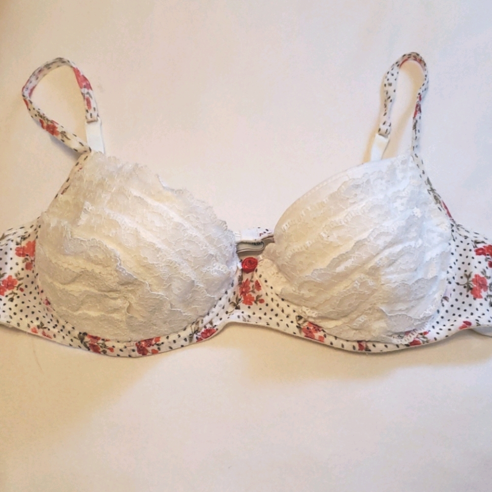 Victoria secret intimissimi white floral lace bra